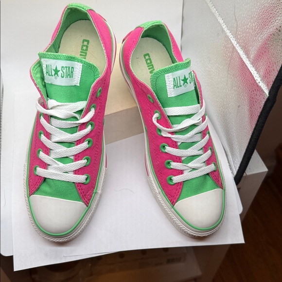 CONVERSE NEW LOW SNEAKERS IN PRETTY GREEN AND PINK. Women’s size 8 - Picture 5 of 16